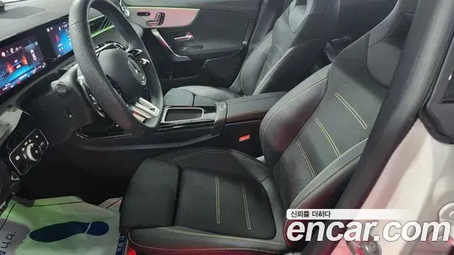Mercedes-Benz CLA-Class 2025 — Фото 8/19