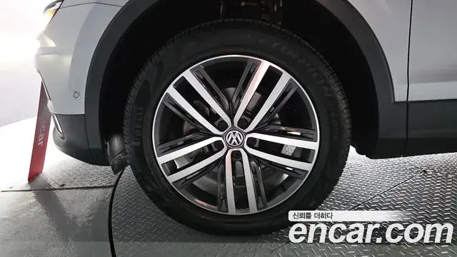 Volkswagen Tiguan Allspace 2020 — Photo 18/42