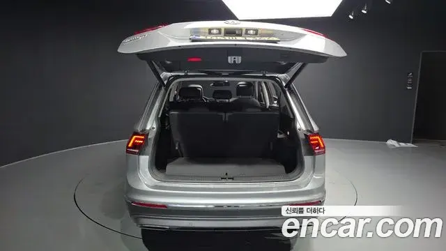 Volkswagen Tiguan Allspace 2020 — Photo 13/42