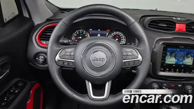 Jeep Renegade 2020 — Фото 13/20