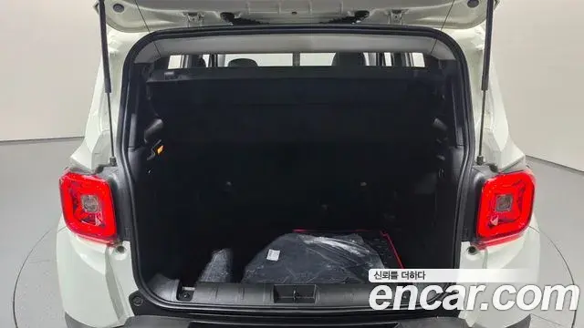 Jeep Renegade 2020 — Фото 17/20