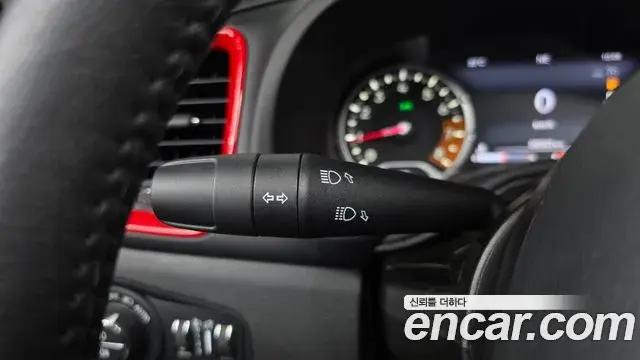 Jeep Renegade 2020 — Şəkil 24/33