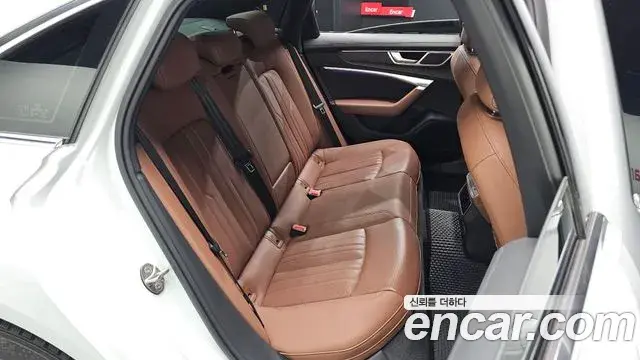 Audi A6 2021 — Фото 11/20