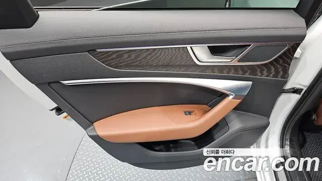 Audi A6 2021 — ფოტო 26/35