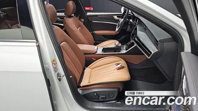 Audi A6 2021 — ფოტო 19/35
