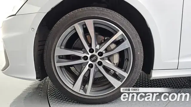 Audi A6 2022 — ფოტო 12/35