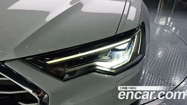 Audi A6 2022 — ფოტო 24/35