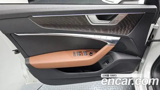 Audi A6 2022 — ფოტო 32/35