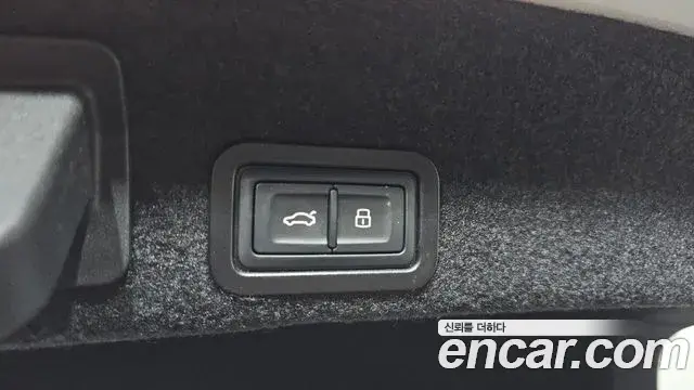 Audi A6 2022 — ფოტო 22/35