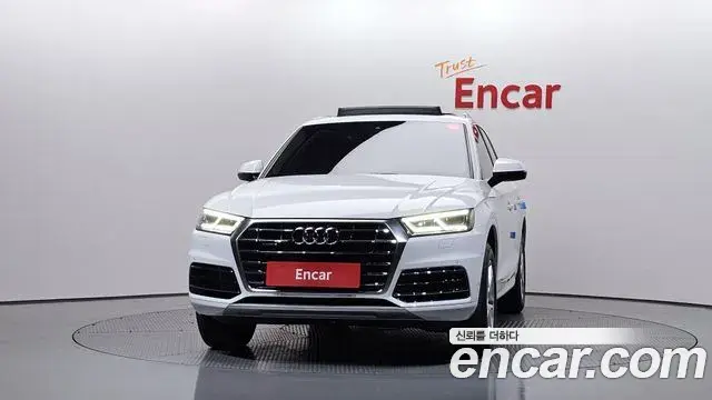 Audi Q5 2020 — Şəkil 30/35