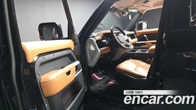 Land Rover Defender 2022 — Şəkil 32/40