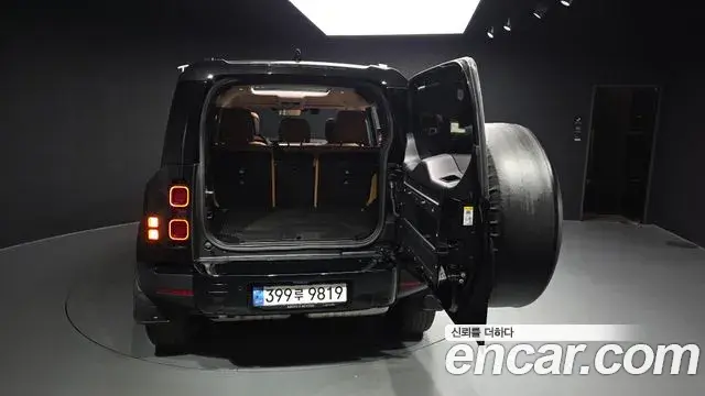 Land Rover Defender 2022 — Şəkil 13/40