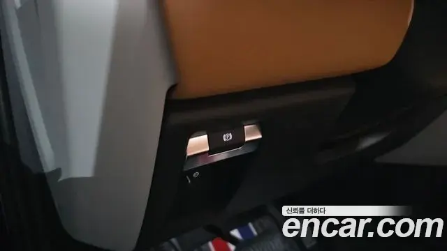 Land Rover Defender 2022 — Şəkil 37/40