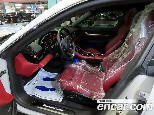 Porsche Taycan 2024 — Photo 8/20