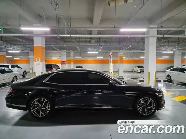 Genesis G90 2022 — Фото 17/18