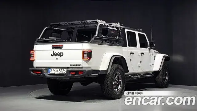 Jeep Gladiator 2022 — Şəkil 19/33