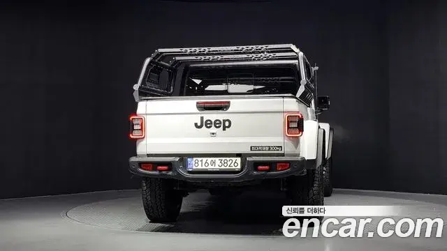 Jeep Gladiator 2022 — Şəkil 16/33