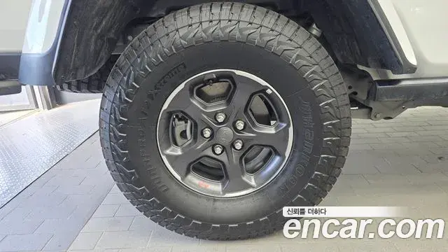 Jeep Gladiator 2022 — Şəkil 33/33
