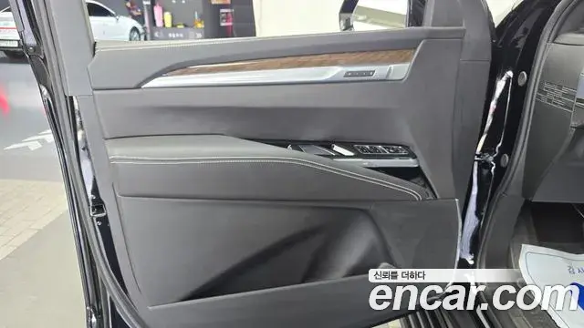 Cadillac Escalade 2026 — Photo 26/32