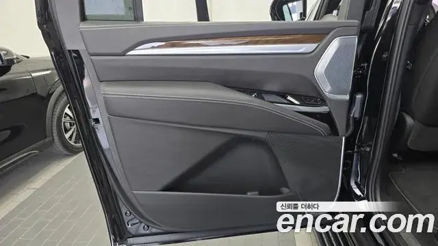 Cadillac Escalade 2026 — Photo 13/32