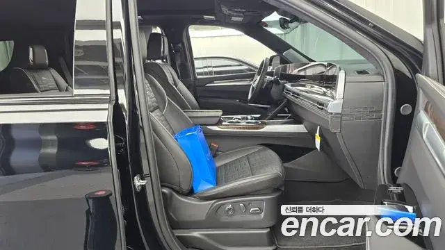 Cadillac Escalade 2026 — Photo 27/32