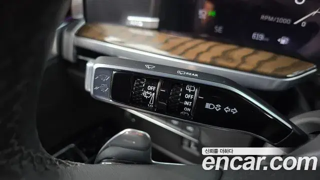 Cadillac Escalade 2026 — Photo 18/32
