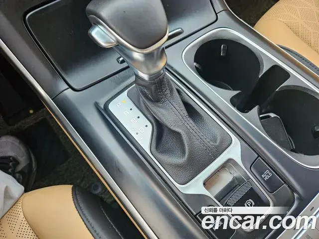 Kia Carnival 2021 — Фото 7/20