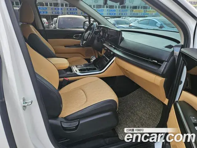 Kia Carnival 2021 — Фото 11/20