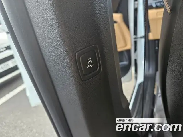 Kia Carnival 2021 — Фото 18/20