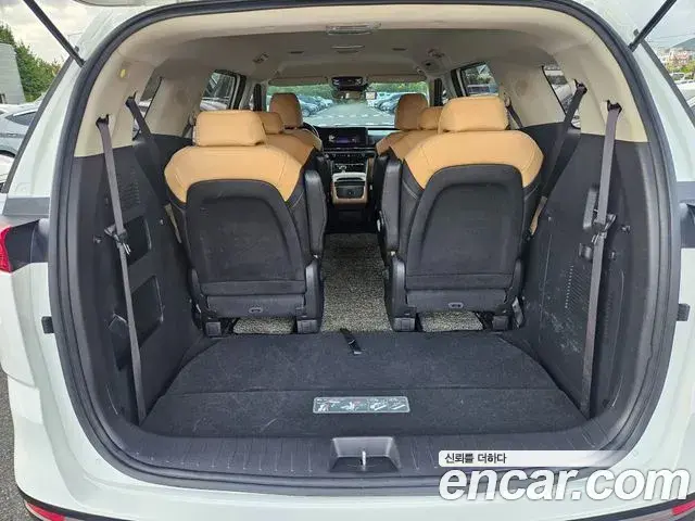 Kia Carnival 2021 — Фото 19/20