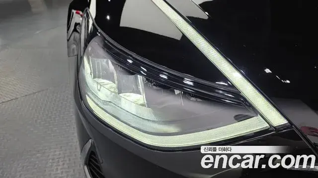 Hyundai Sonata Hybrid 2021 — Şəkil 15/32