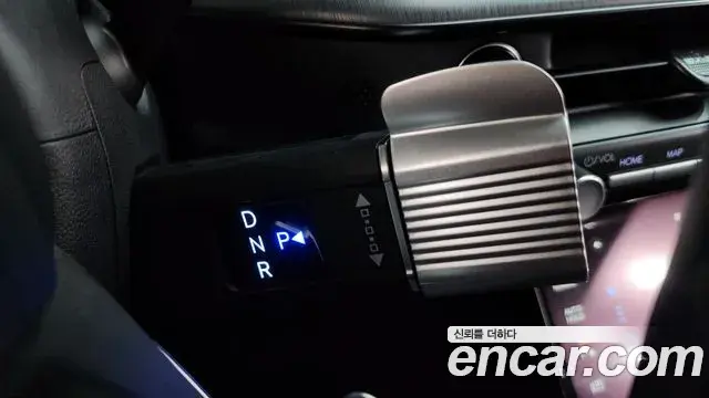 Hyundai Grandeur Hybrid 2024 — Photo 9/37