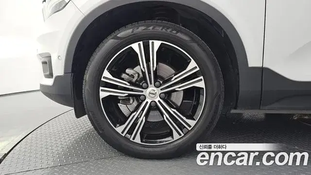 Volvo XC40 2021 — Şəkil 11/20