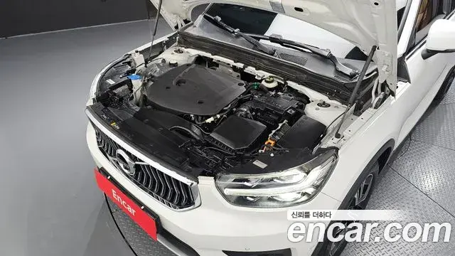 Volvo XC40 2021 — Şəkil 16/20