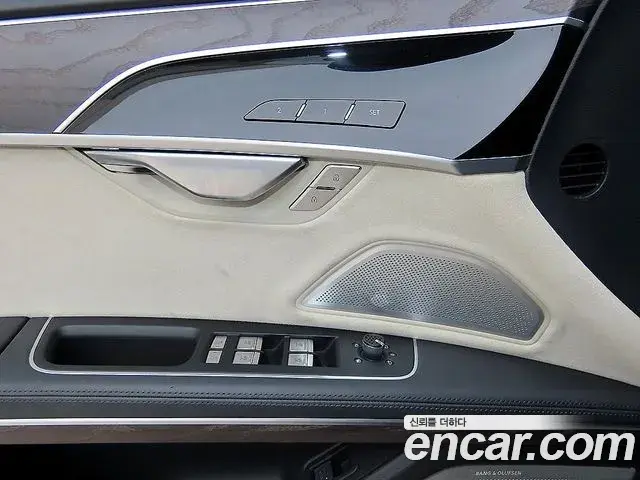 Audi A8 2022 — ფოტო 6/19