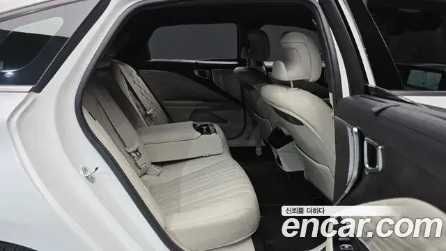 Kia K8 2021 — Photo 12/20