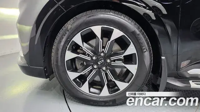Kia Carnival 2021 — Photo 5/20
