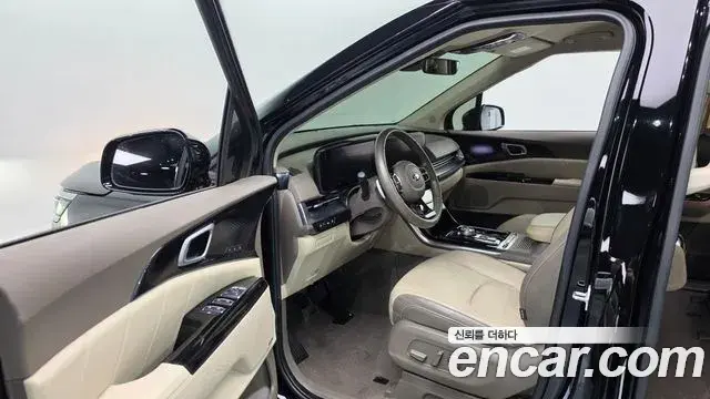 Kia Carnival 2021 — Photo 10/20