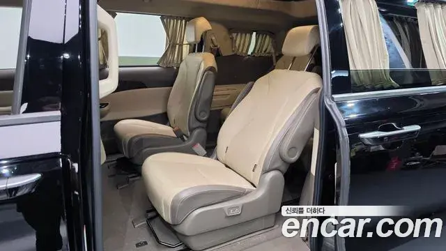 Kia Carnival 2021 — Photo 11/20