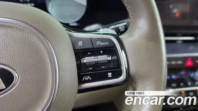 Kia Carnival 2021 — Photo 16/20