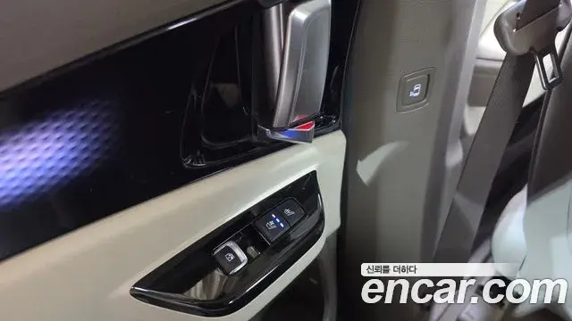 Kia Carnival 2021 — Photo 19/20