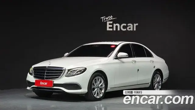 Mercedes-Benz E-Class 2020 — Фото 1/20