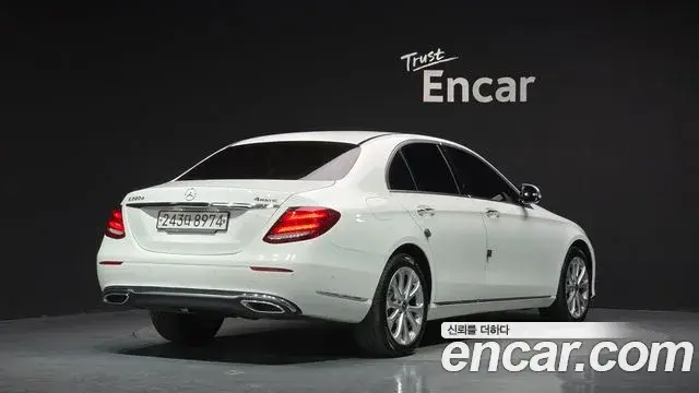 Mercedes-Benz E-Class 2020 — Фото 2/20