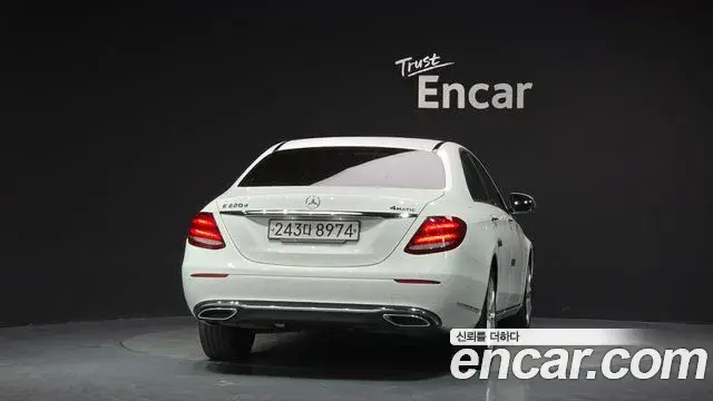 Mercedes-Benz E-Class 2020 — Фото 4/20
