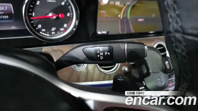 Mercedes-Benz E-Class 2020 — Фото 9/20