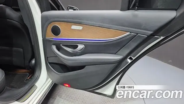 Mercedes-Benz E-Class 2020 — ფოტო 4/34
