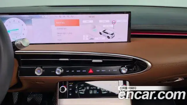 Genesis GV70 2025 — ფოტო 19/20