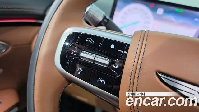 Genesis GV70 2025 — ფოტო 18/20