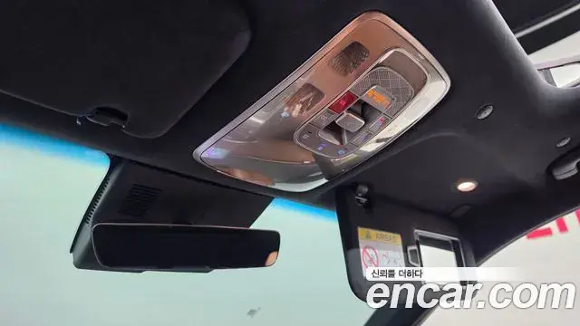 Genesis GV70 2025 — ფოტო 15/20