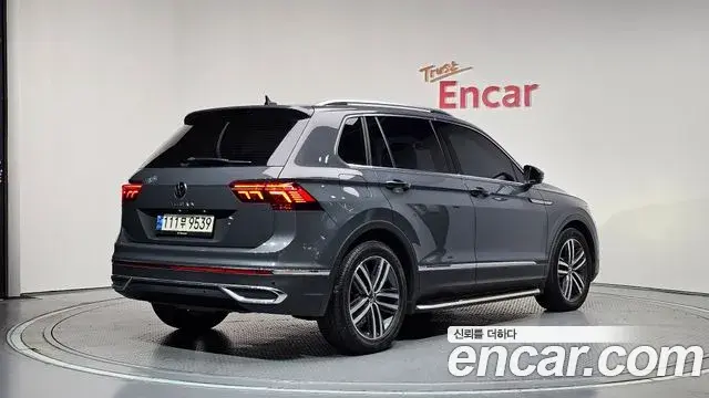 Volkswagen Tiguan 2022 — Photo 20/35